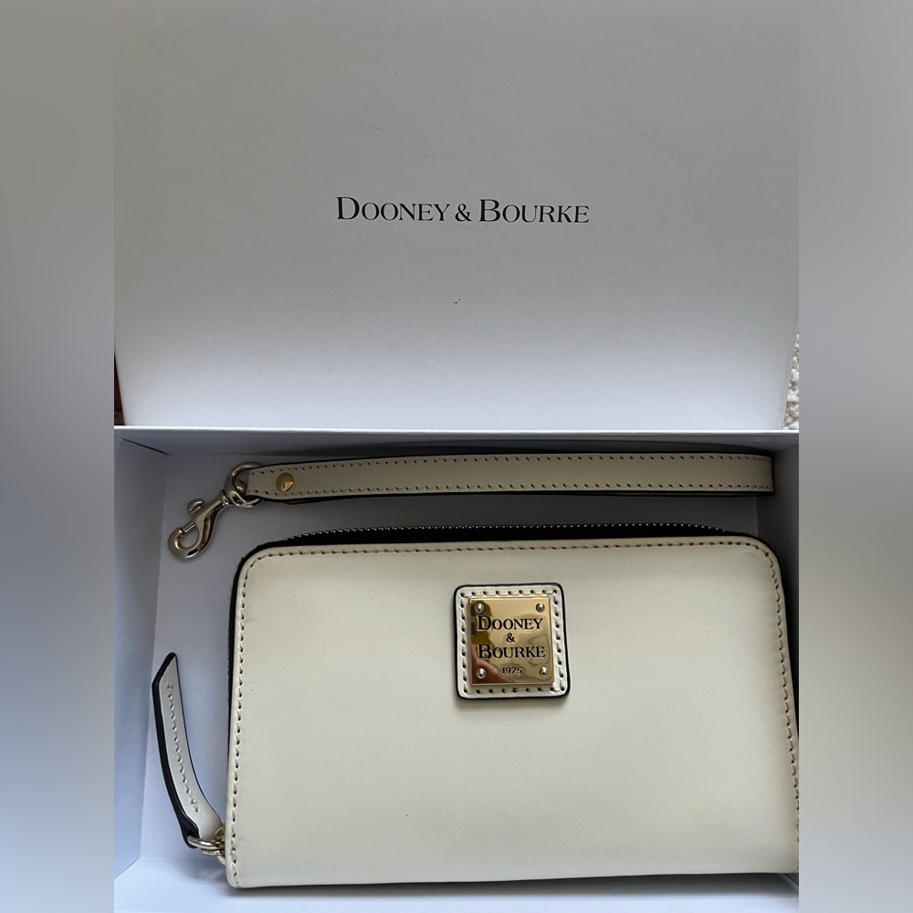 Dooney & Bourke Phone Wristlet Wallet